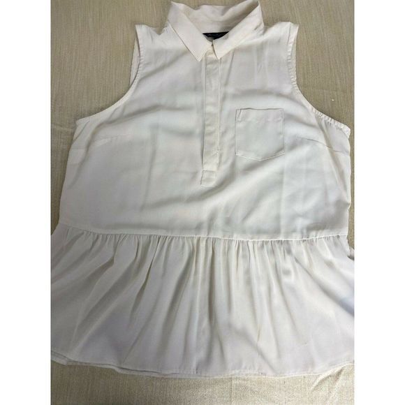 American Eagle  Jr's Women’s White Top collared sleeveless pleated  Size Medium - Picture 1 of 10